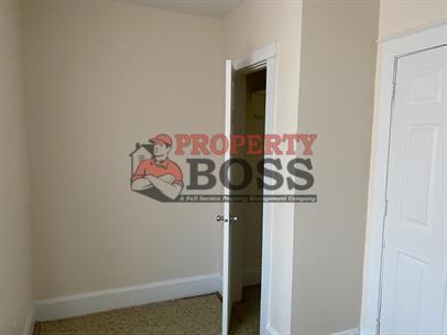 4911 Homerlee Ave #2R - Photo 5 of 6