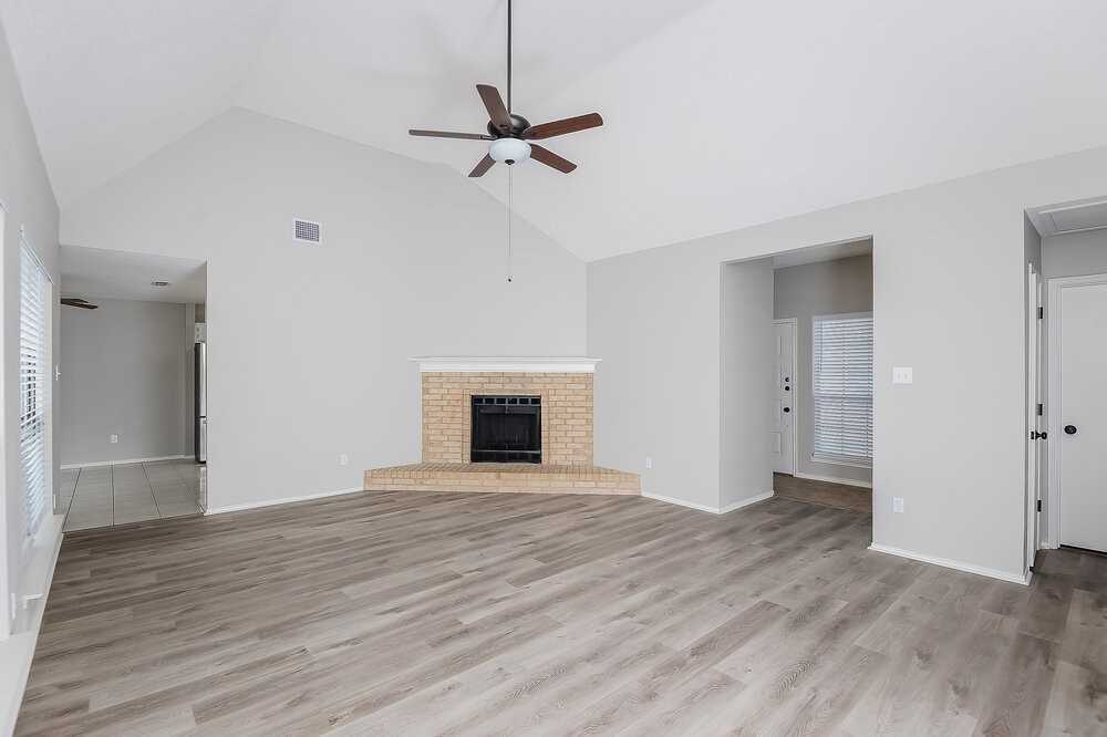 922 Meadowdale Rd - Photo 3 of 16