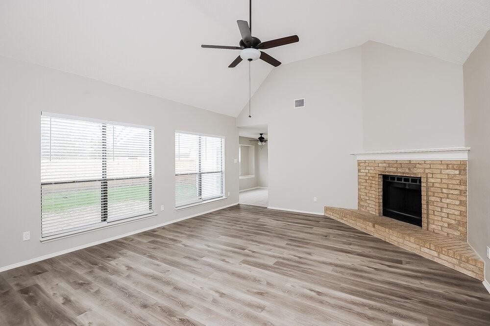 922 Meadowdale Rd - Photo 4 of 16