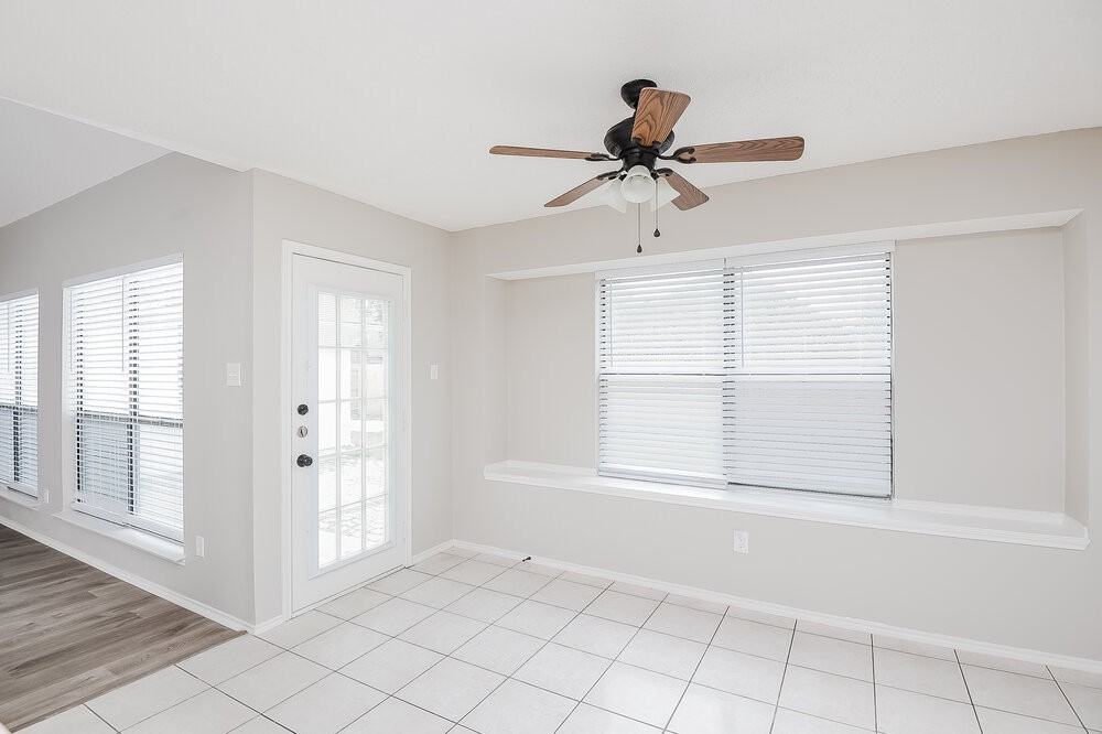 922 Meadowdale Rd - Photo 5 of 16