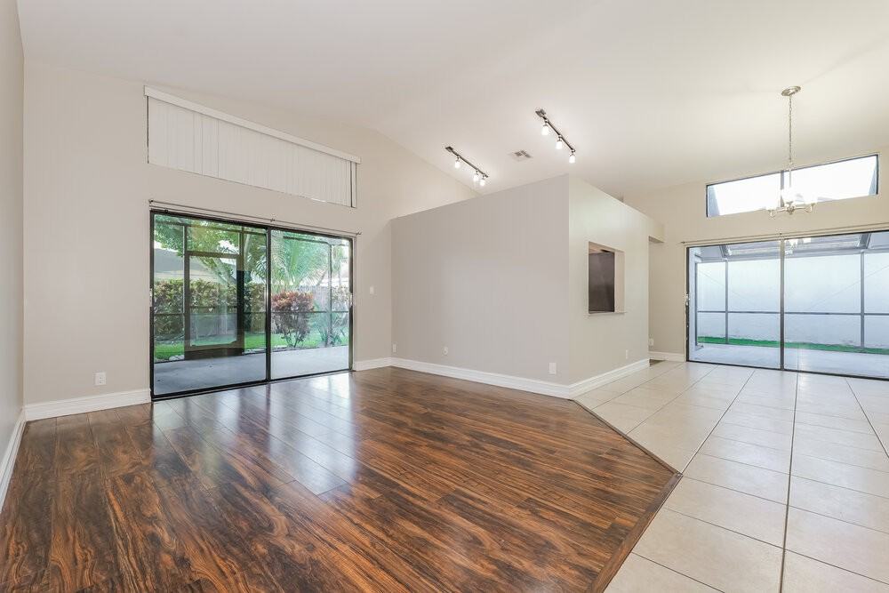 21020 Woodspring Ave - Photo 4 of 16