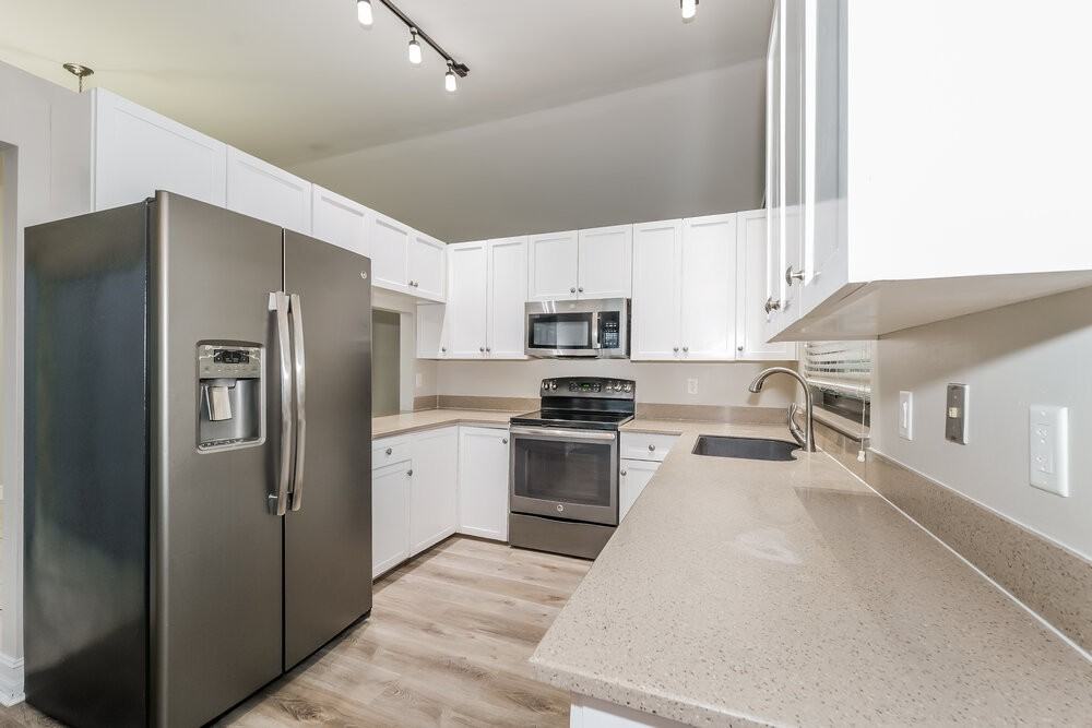 21020 Woodspring Ave - Photo 7 of 16