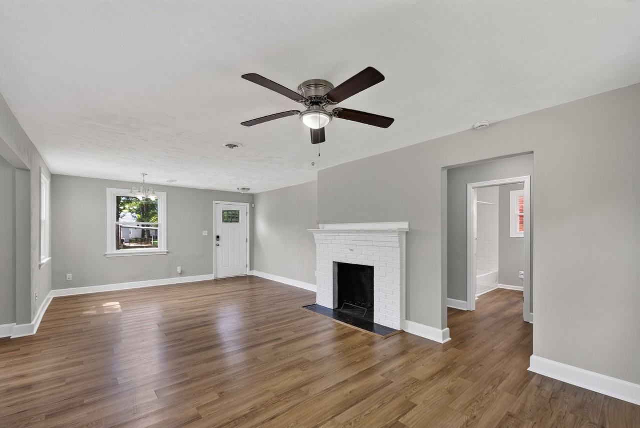 31 Greenbrier Rd #1 - Photo 6 of 26