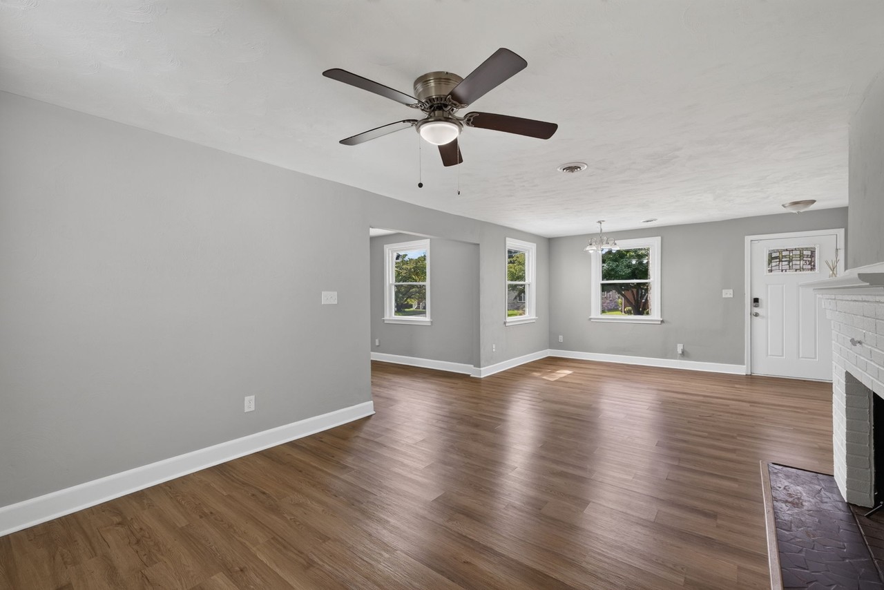31 Greenbrier Rd #1 - Photo 7 of 26