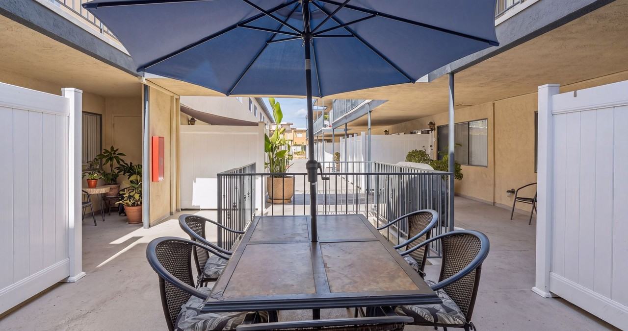 Oceanaire Townhomes - Photo 3 of 8