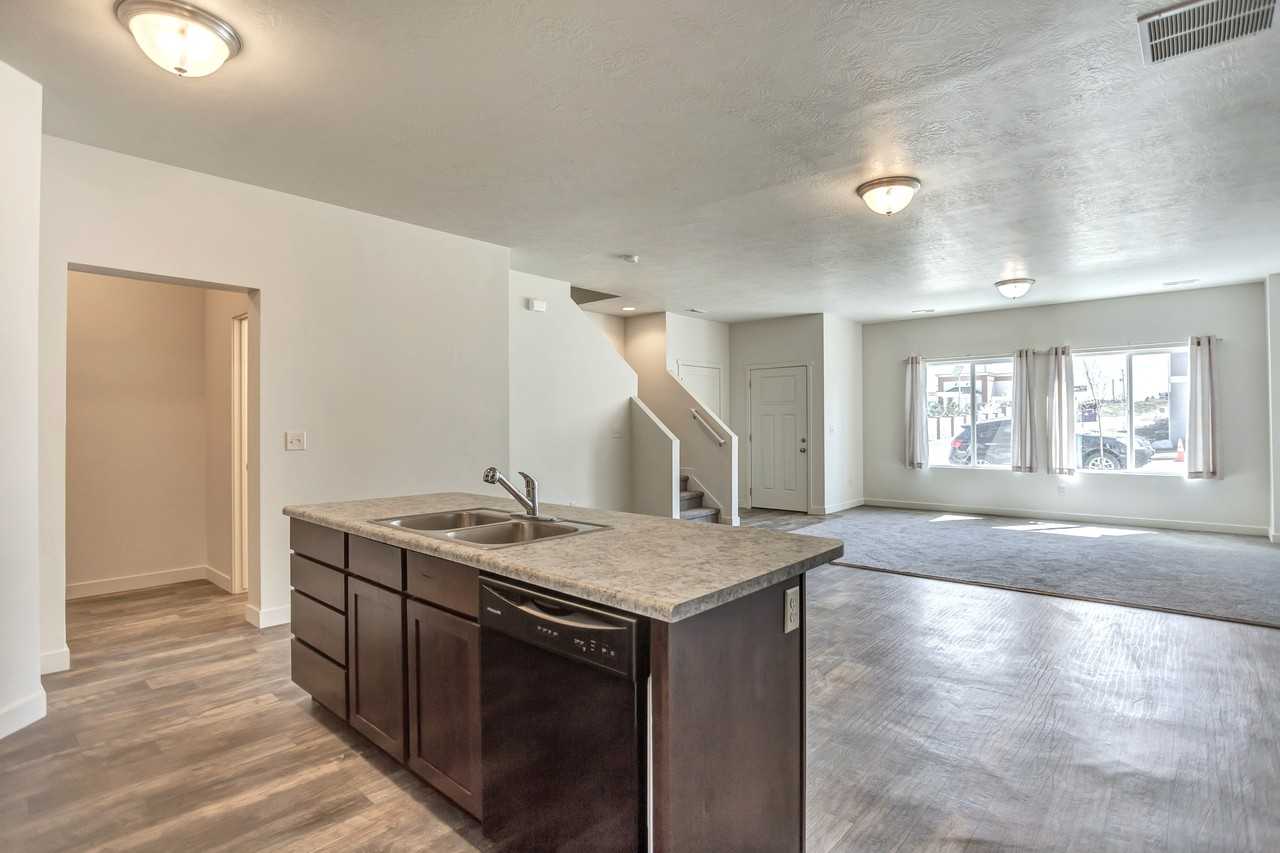 5667 W Island Ridge Dr #1 - Photo 6 of 18
