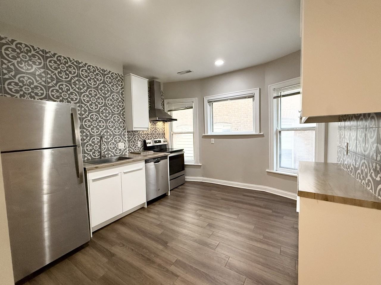 104 104 E. Dayton Street104-2 #104-2 - Photo 5 of 18