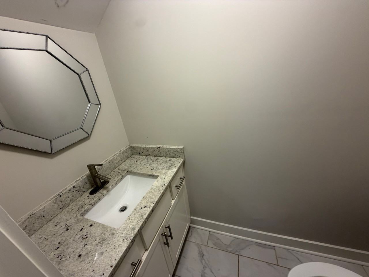 954 Parsons St Sw - Photo 6 of 23