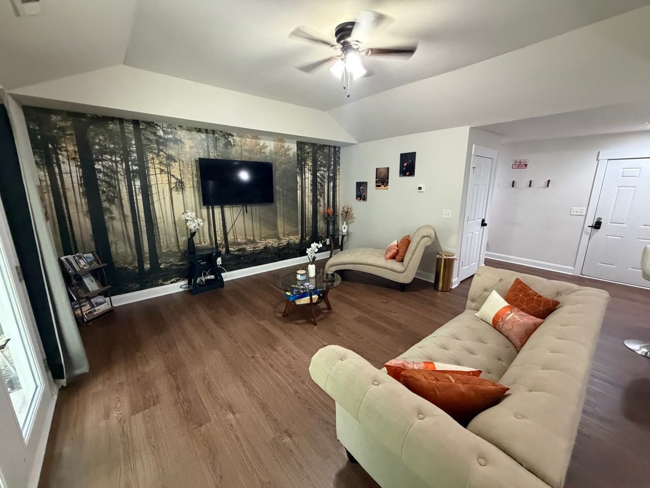 1321 Vasser Pl - Photo 3 of 29