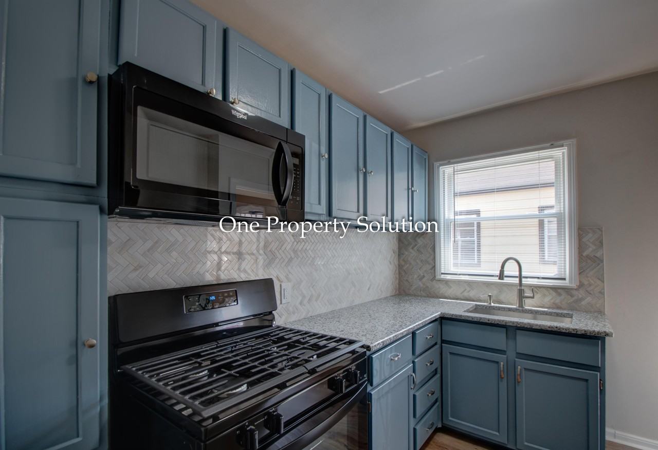 230 Taft Pl #1 - Photo 4 of 28