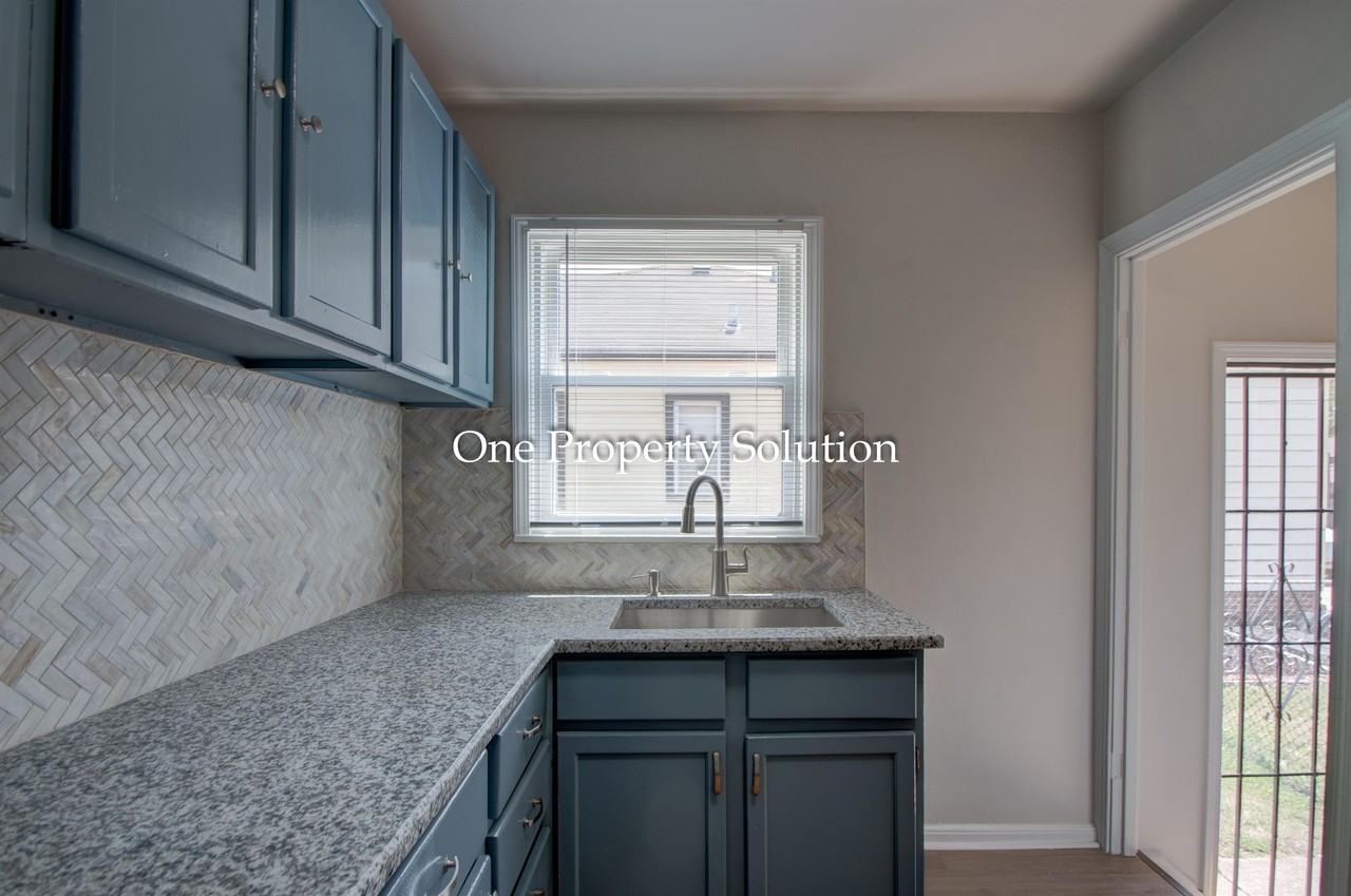 230 Taft Pl #1 - Photo 5 of 28