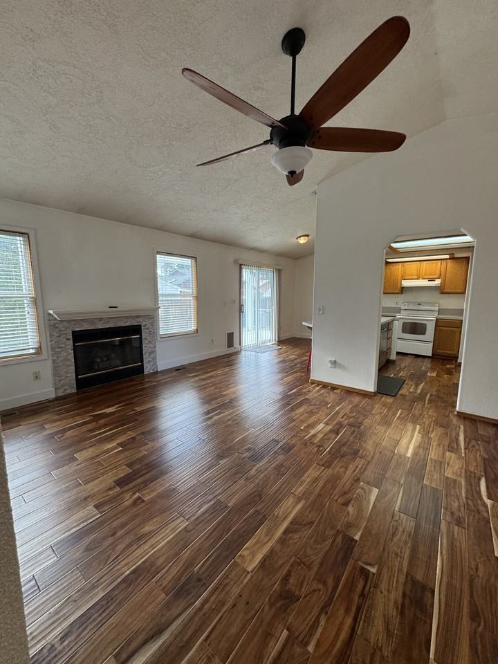 426 W Arizona Ln #1 - Photo 3 of 22