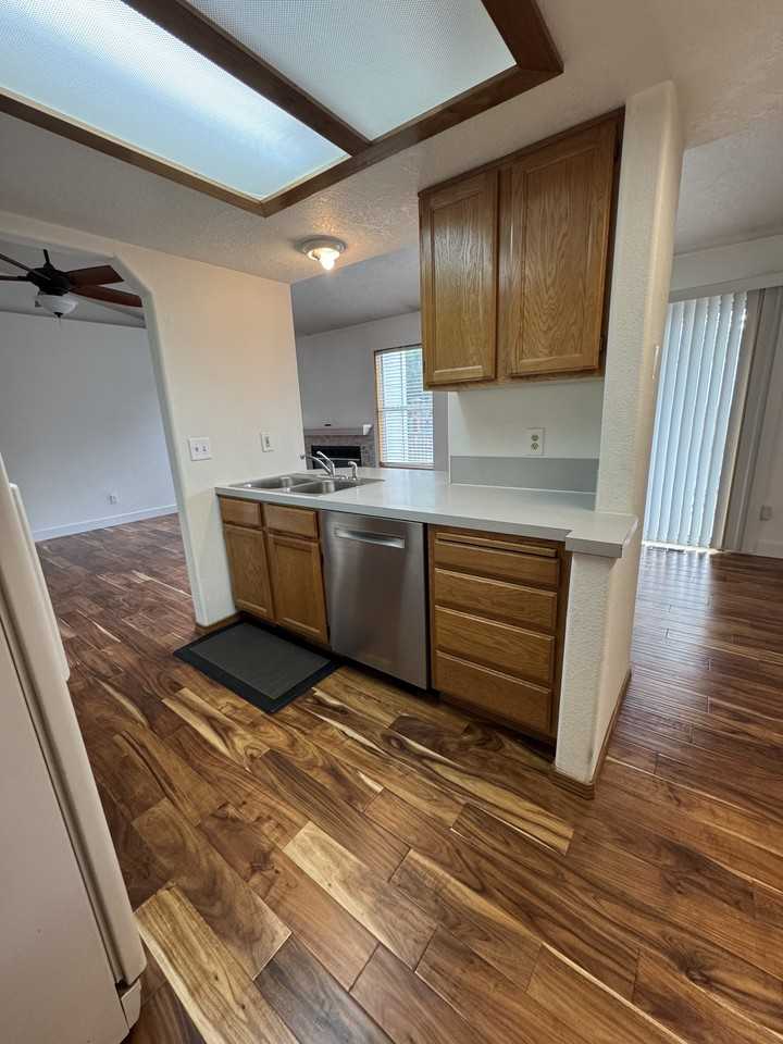 426 W Arizona Ln #1 - Photo 7 of 22
