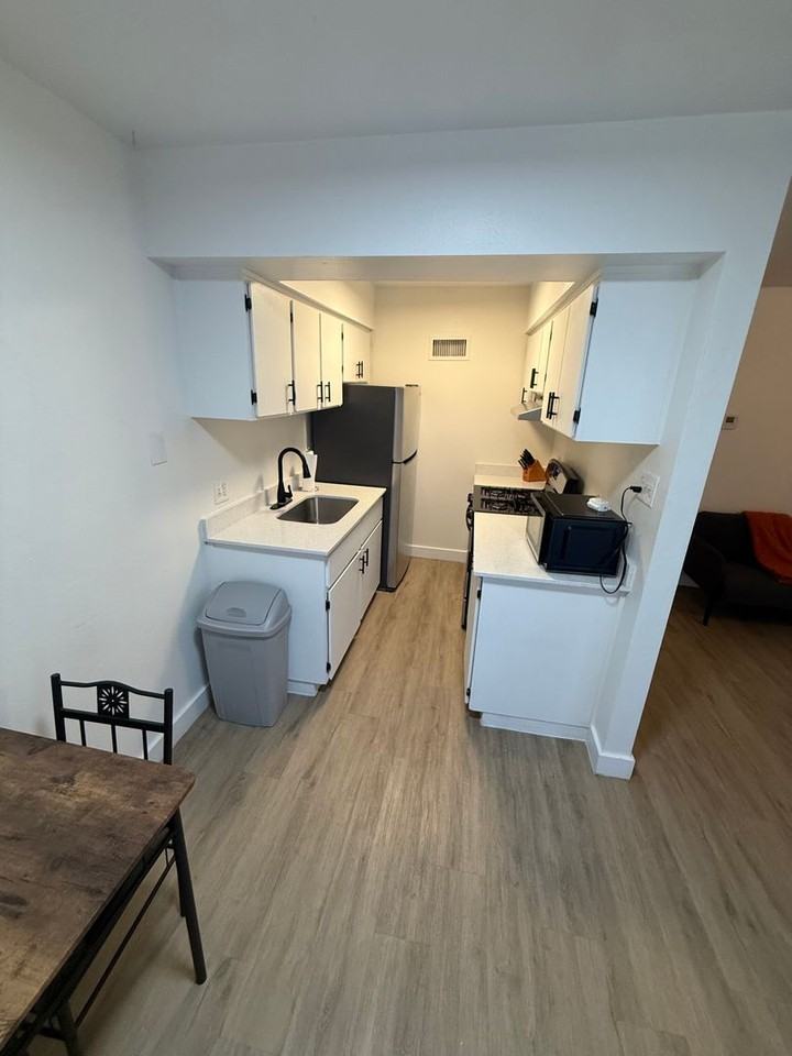 302 E Monte Vista Rd - Photo 5 of 19