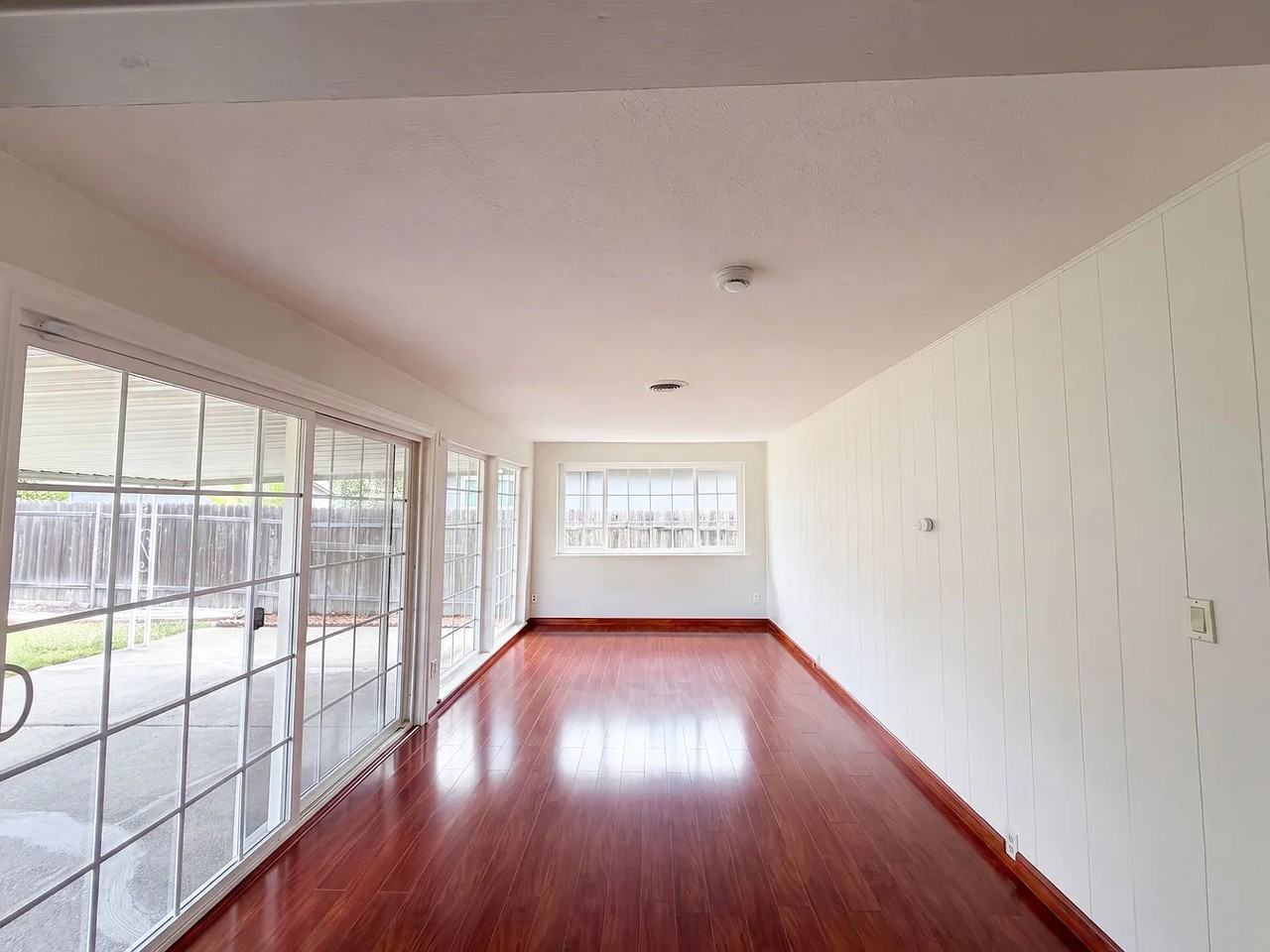 1801 60th Avenue - Photo 4 of 7