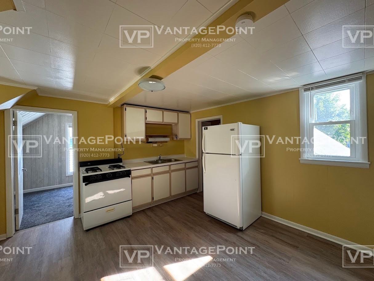 1034 1/2 Josephine St - Photo 2 of 17