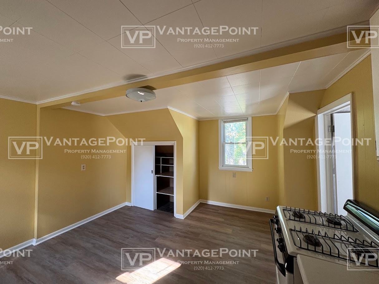 1034 1/2 Josephine St - Photo 3 of 17