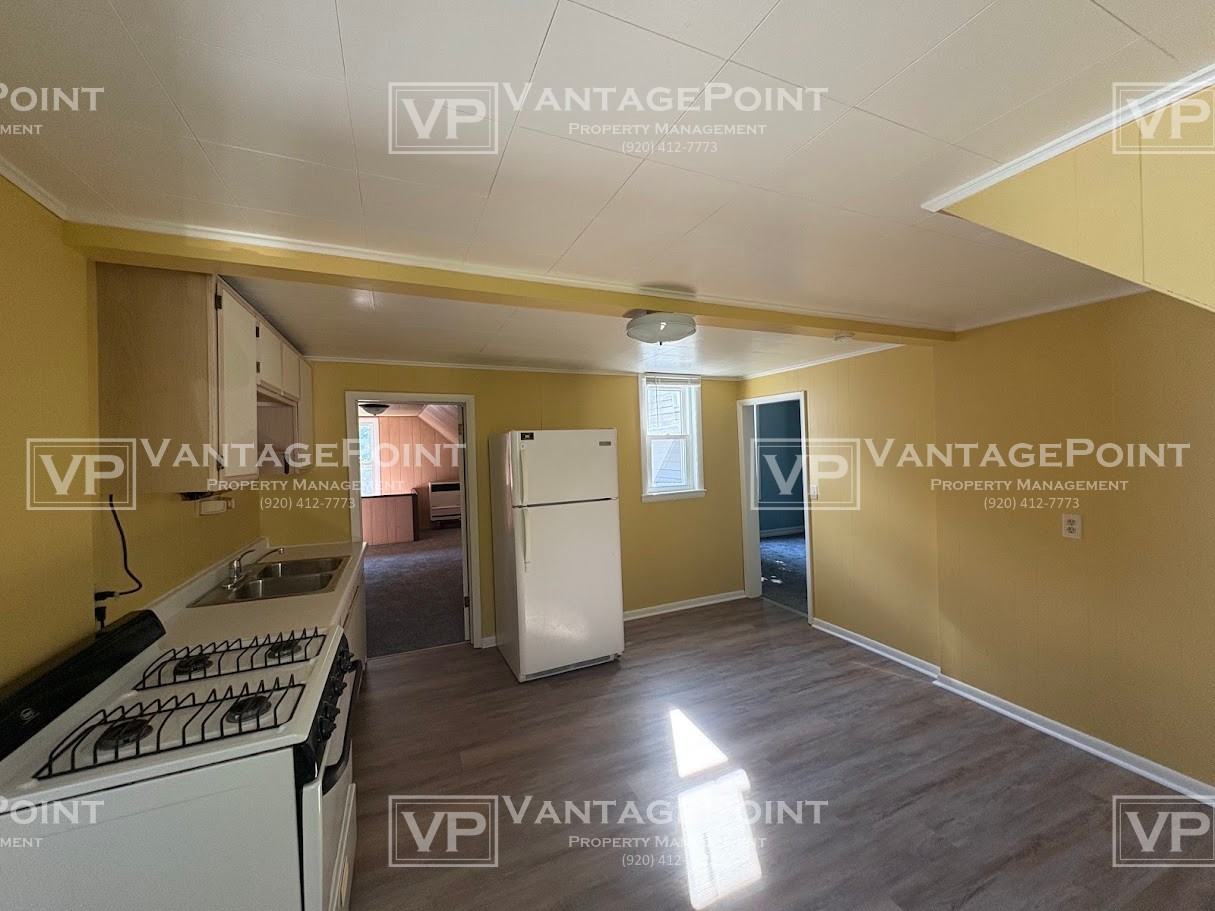 1034 1/2 Josephine St - Photo 4 of 17