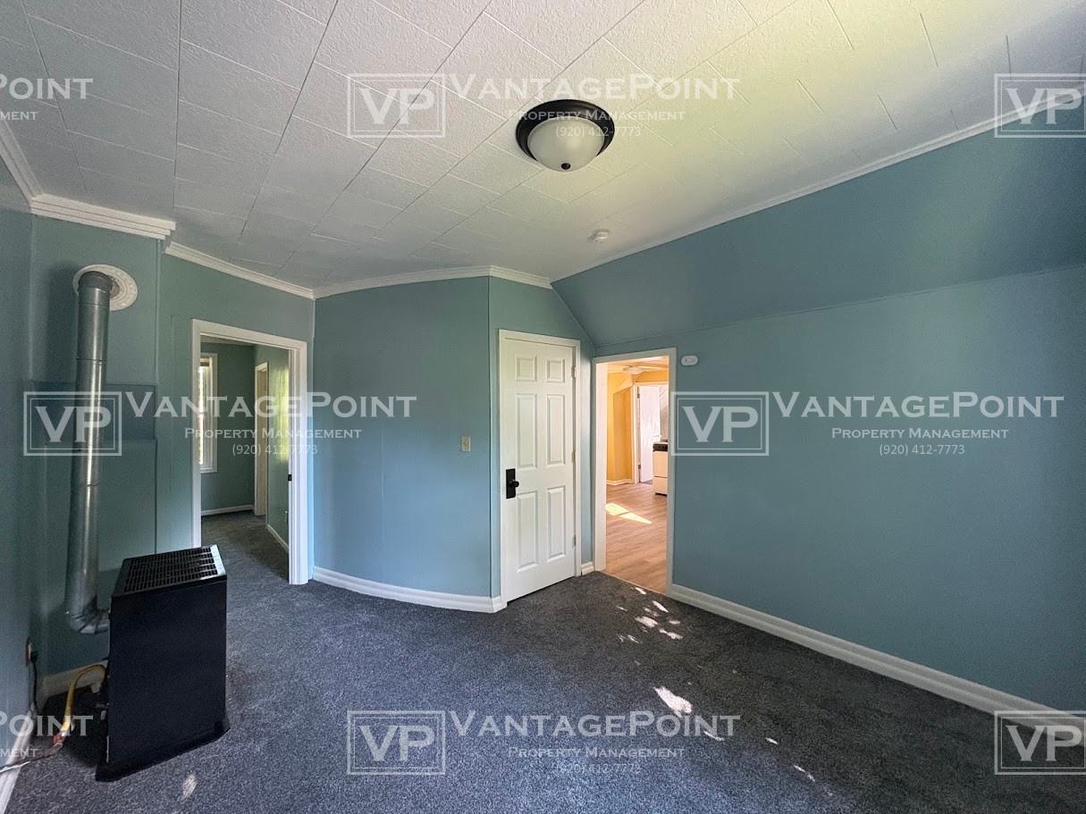 1034 1/2 Josephine St - Photo 6 of 17