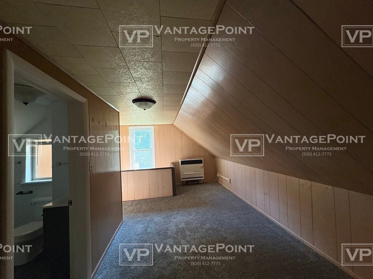 1034 1/2 Josephine St - Photo 7 of 17
