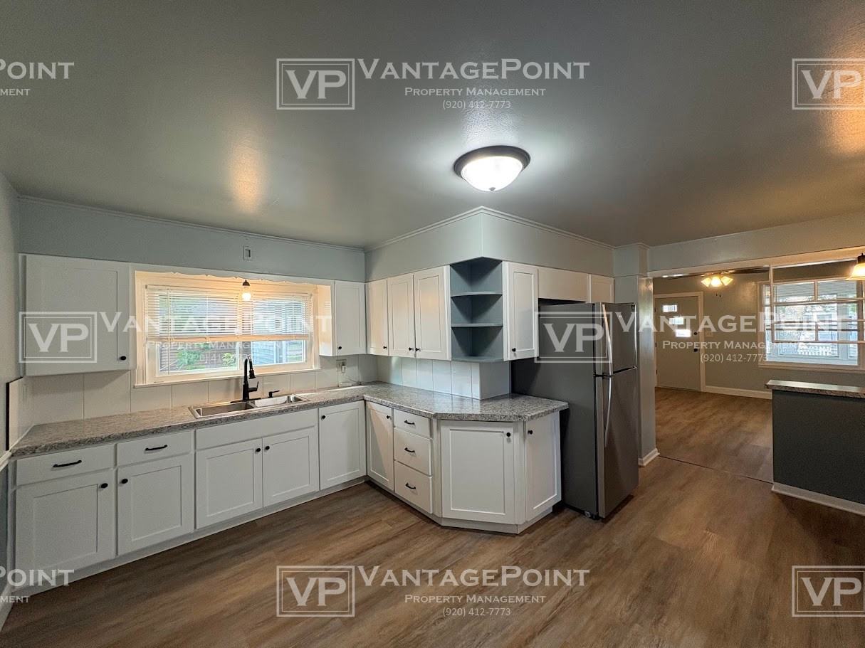 1034 Josephine St Lowr - Photo 2 of 19