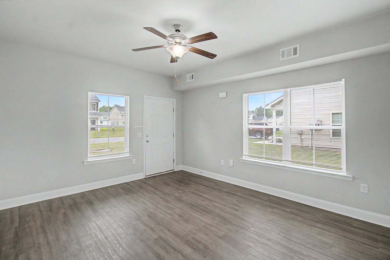 702 Mill Creek Cir #1 - Photo 4 of 38