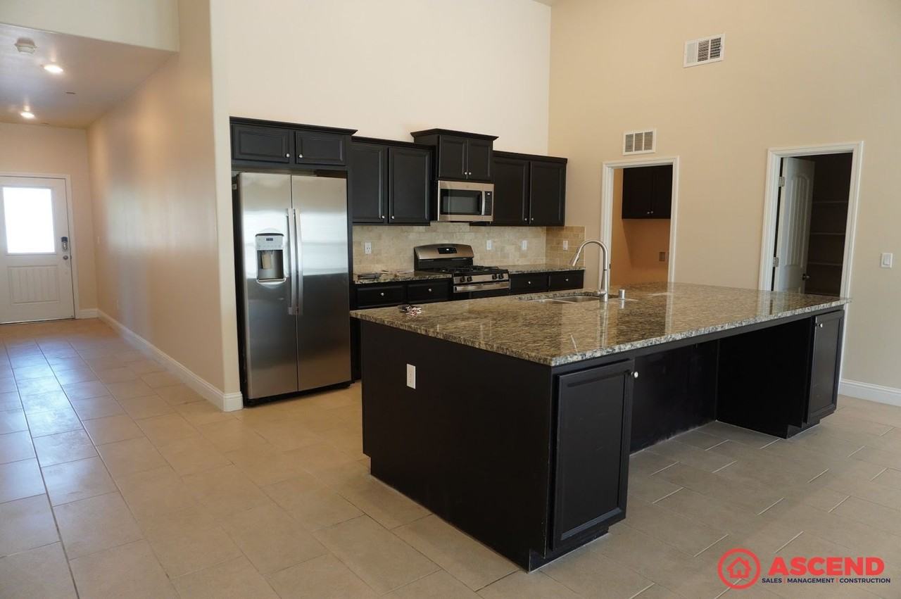 7209 Conduit St - Photo 3 of 12