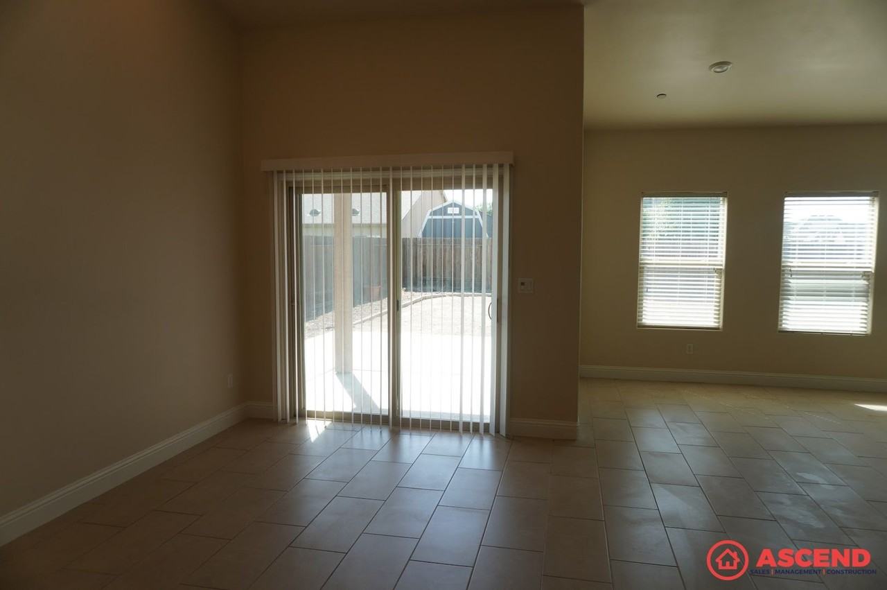 7209 Conduit St - Photo 4 of 12