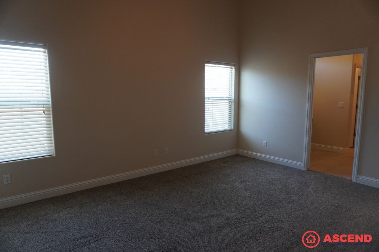 7209 Conduit St - Photo 5 of 12