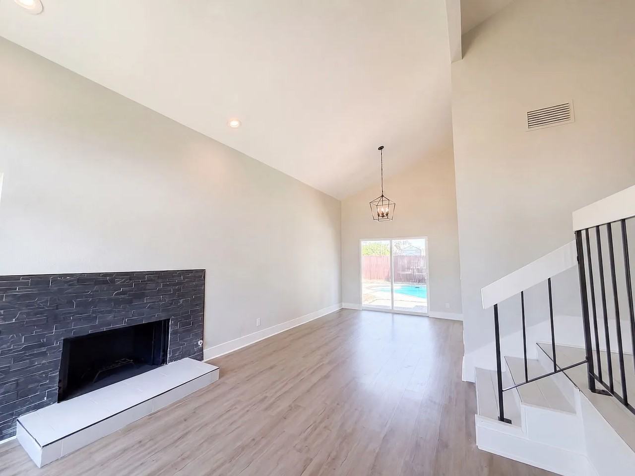 6005 La Castana Way - Photo 2 of 8