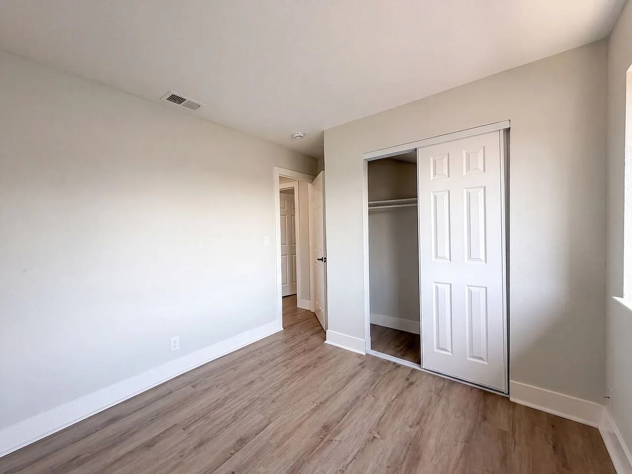 6005 La Castana Way - Photo 3 of 8