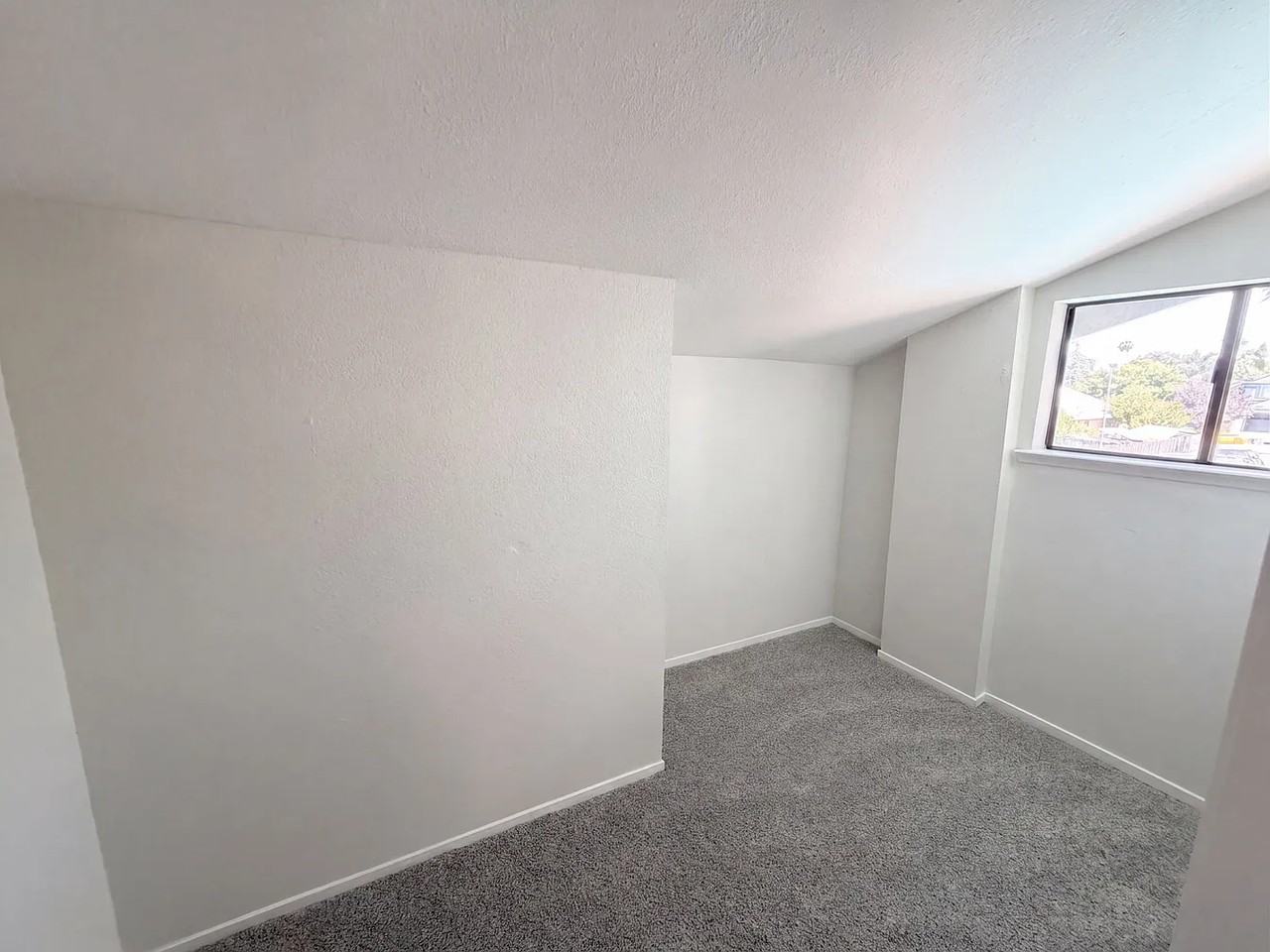 6005 La Castana Way - Photo 7 of 8