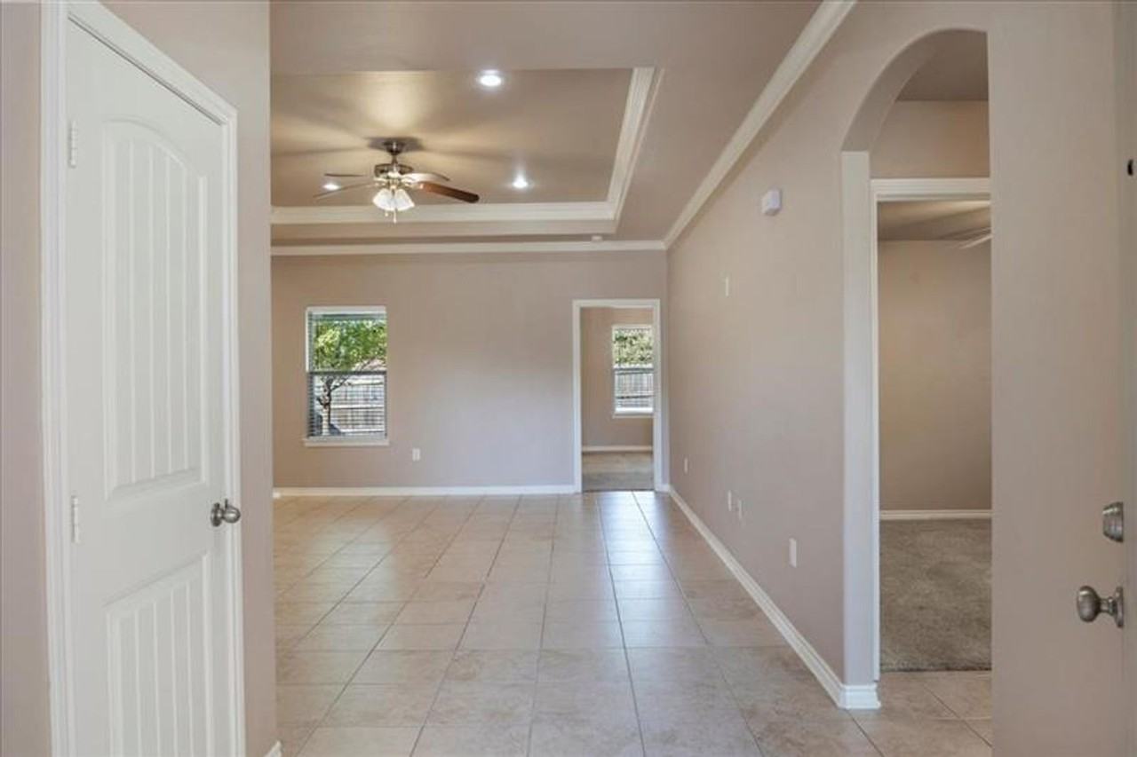 4013 Stonebridge Dr - Photo 2 of 21