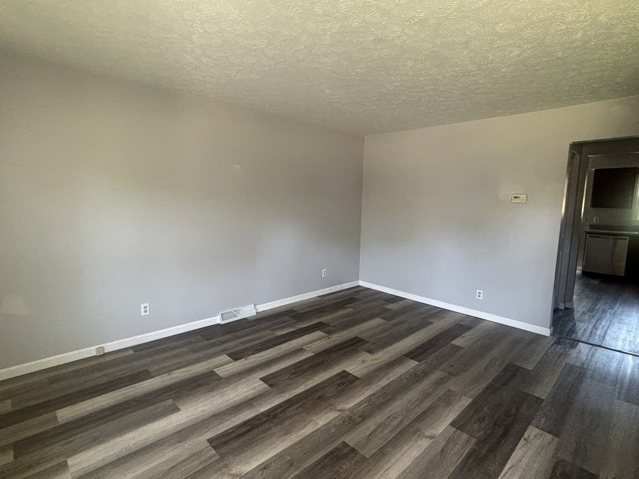 601 Lakeview Dr #1 - Photo 3 of 15