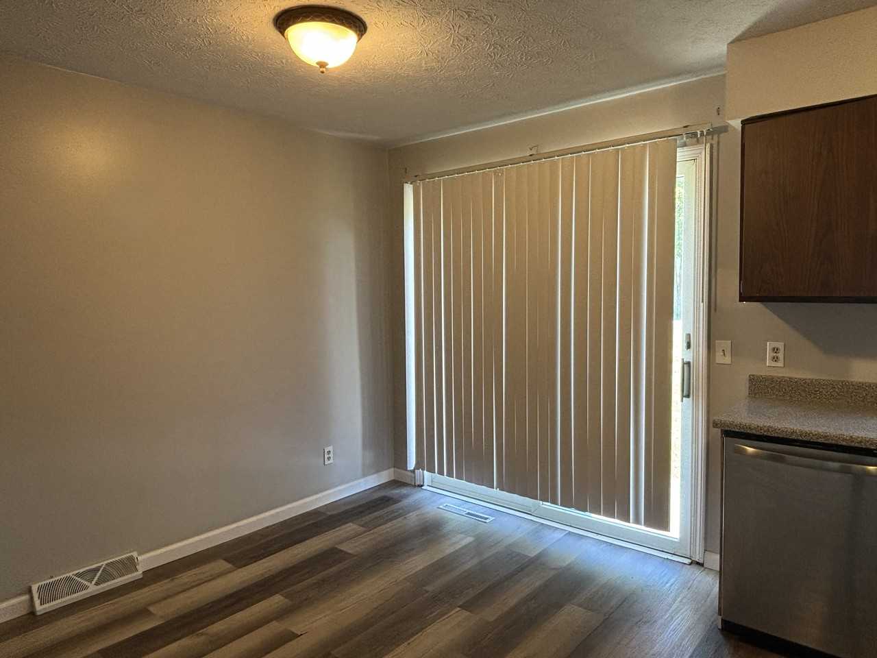 601 Lakeview Dr #1 - Photo 5 of 15