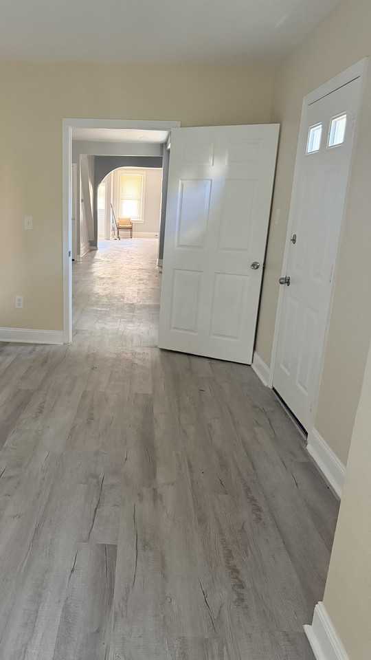 701 N Jackson St #1 - Photo 3 of 6