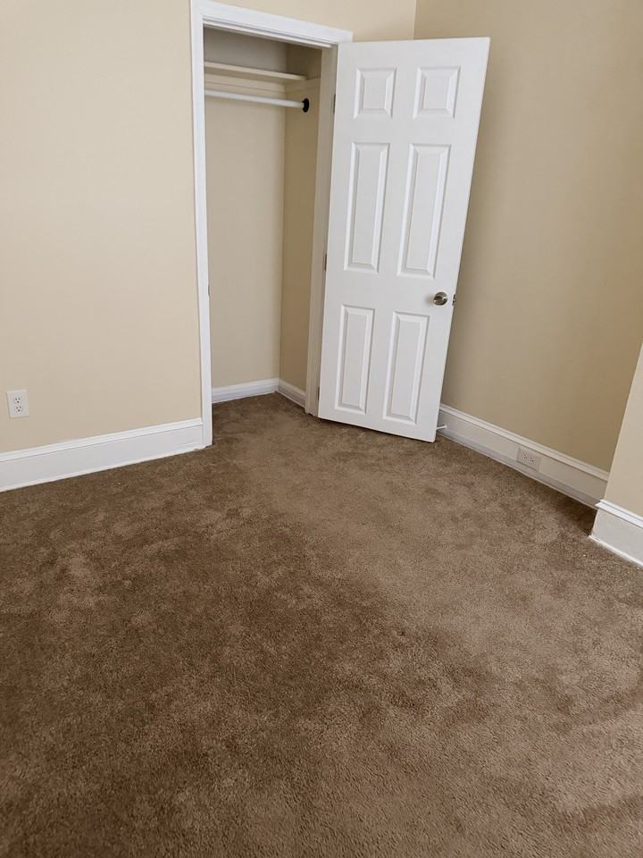 701 N Jackson St #1 - Photo 4 of 6