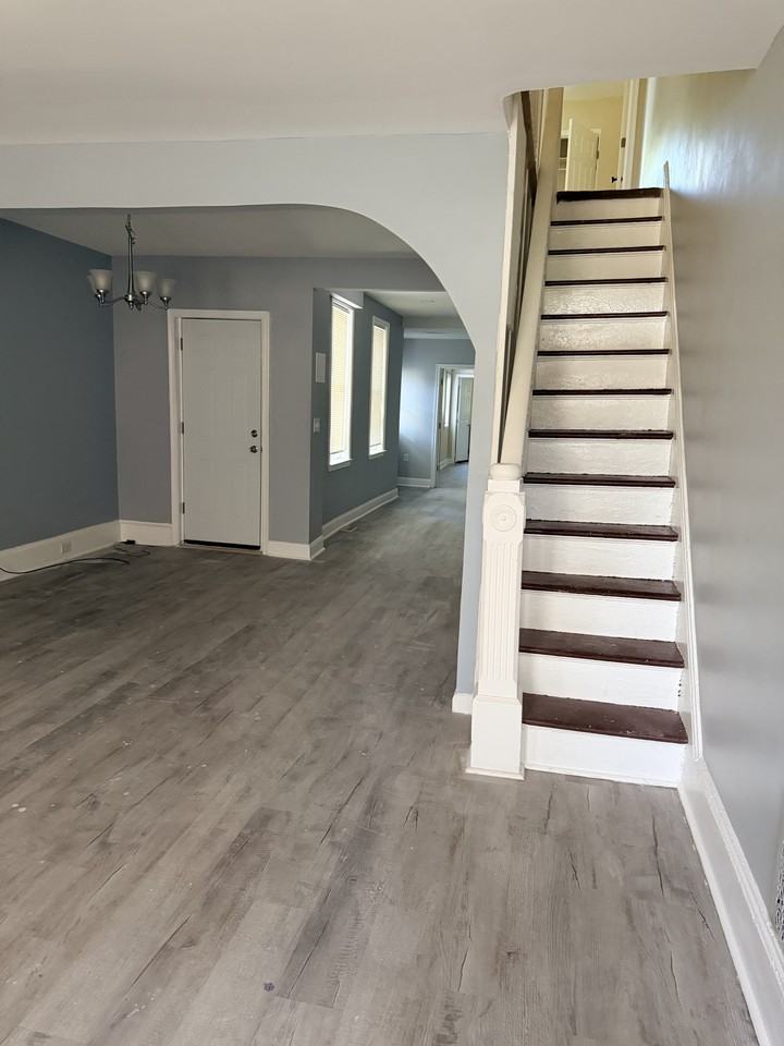 701 N Jackson St #1 - Photo 6 of 6