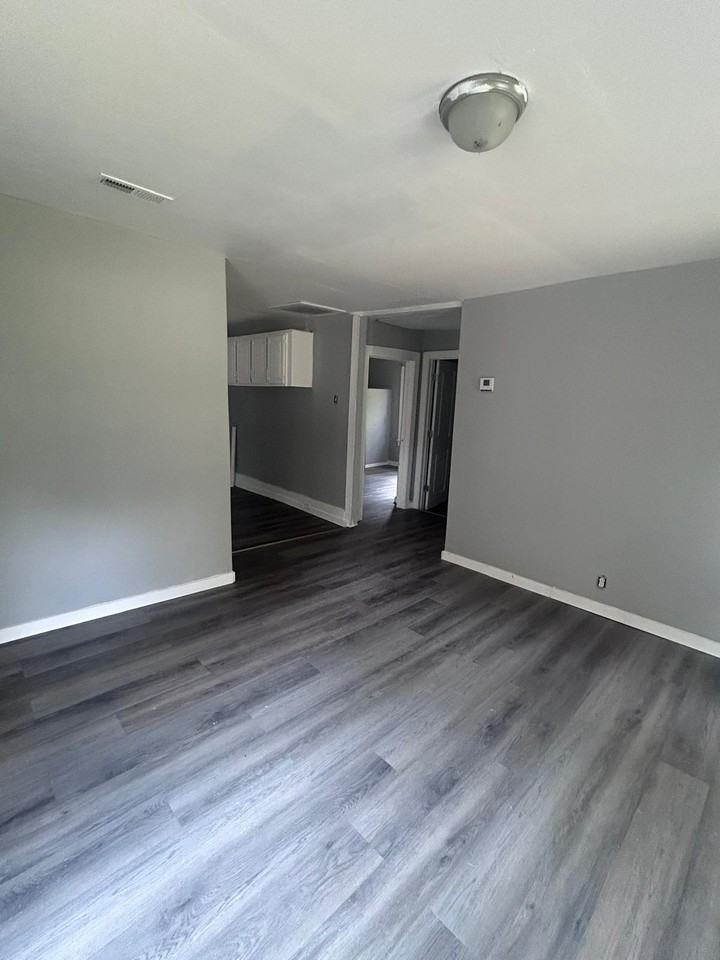 1812 Wilson W Lee Blvd #1 - Photo 4 of 10