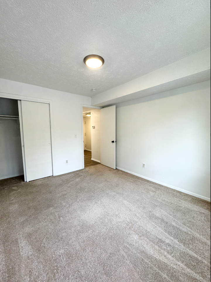 7810 Blondo St - Photo 3 of 13