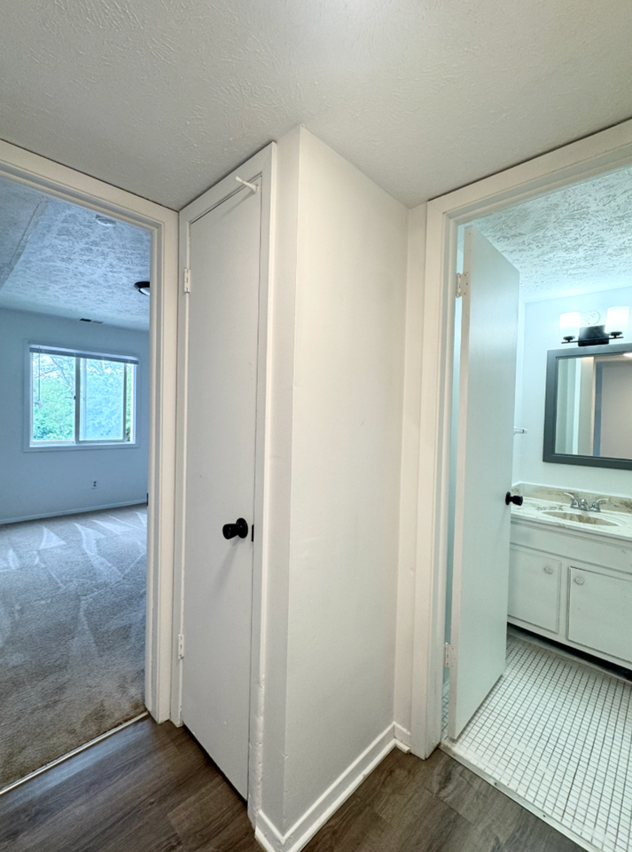 7810 Blondo St - Photo 4 of 13