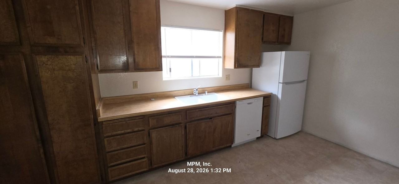 3411 Spring Street Apts - Photo 4 of 22