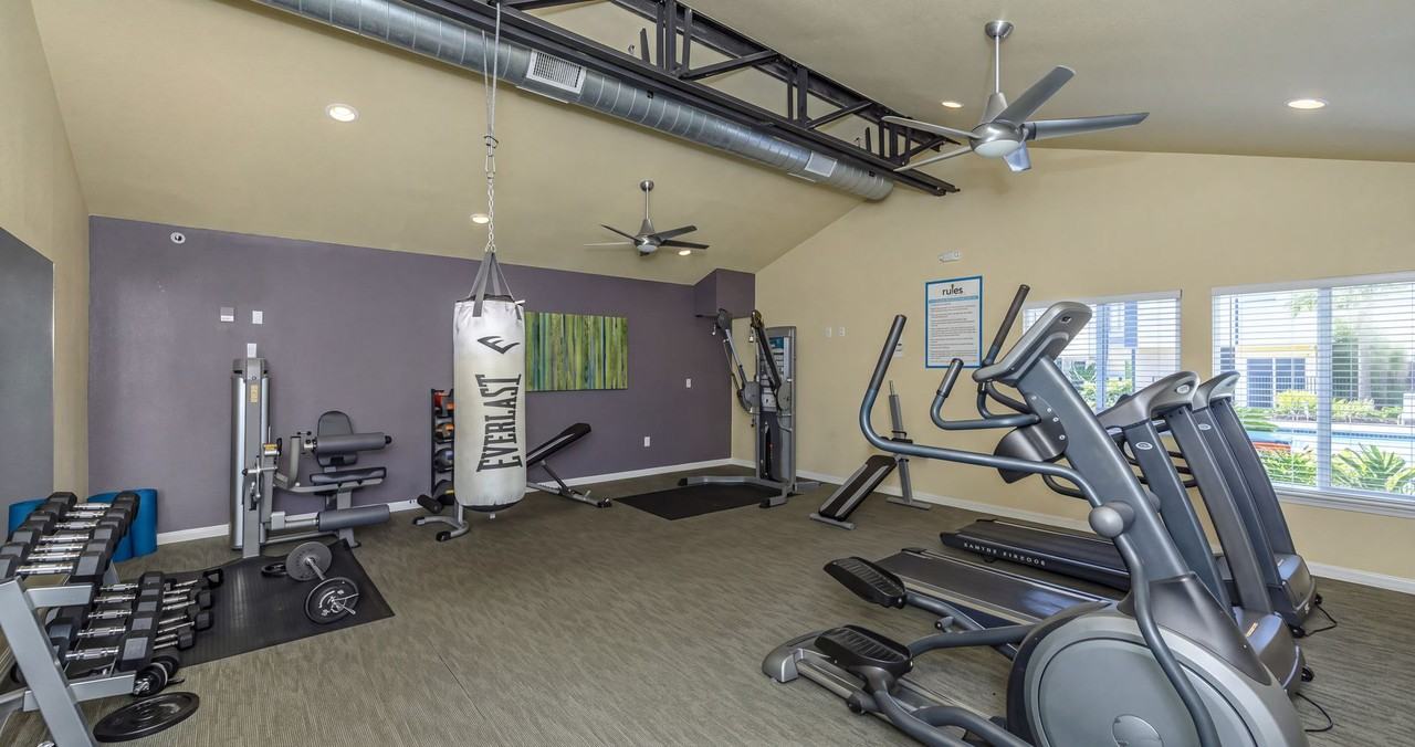 Villa Pacific Townhomes - Photo 4 of 11