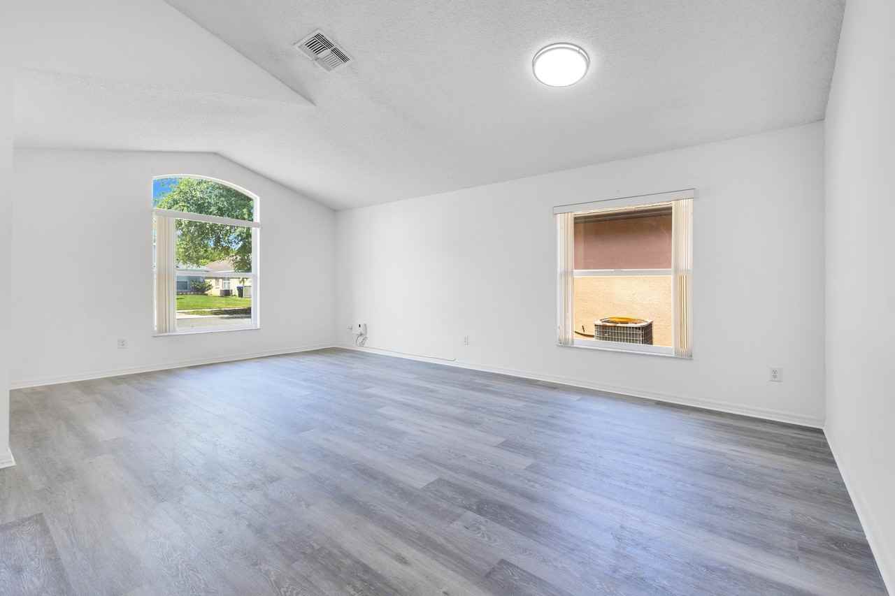 7931 Oakstone Ct #1 - Photo 4 of 27