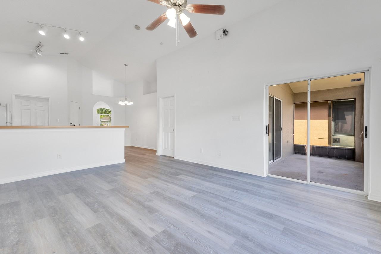 7931 Oakstone Ct #1 - Photo 7 of 27