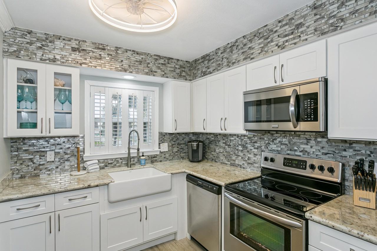 1650 Via De Luna Dr #B3 - Photo 6 of 21