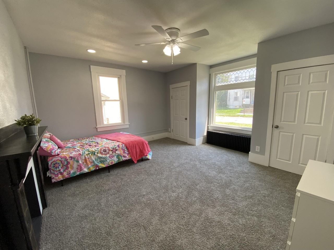 136 N 9th St #1 - Photo 5 of 10