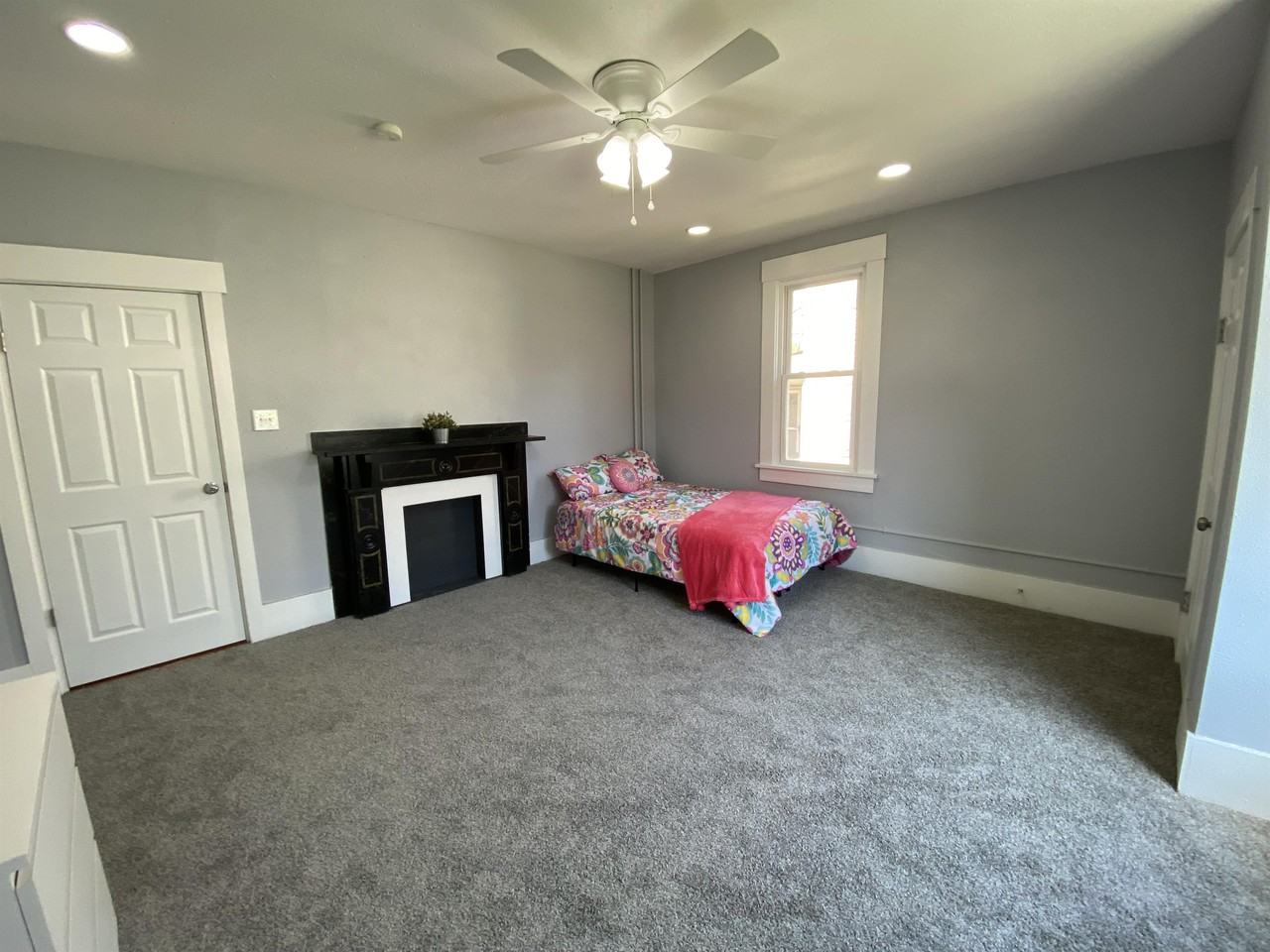 136 N 9th St #1 - Photo 6 of 10