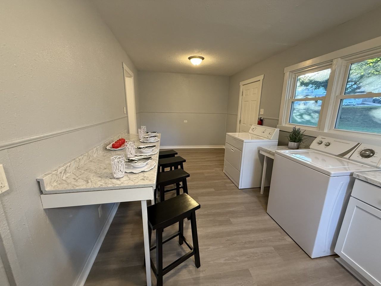 1228 Oakland Ave #1 - Photo 4 of 10