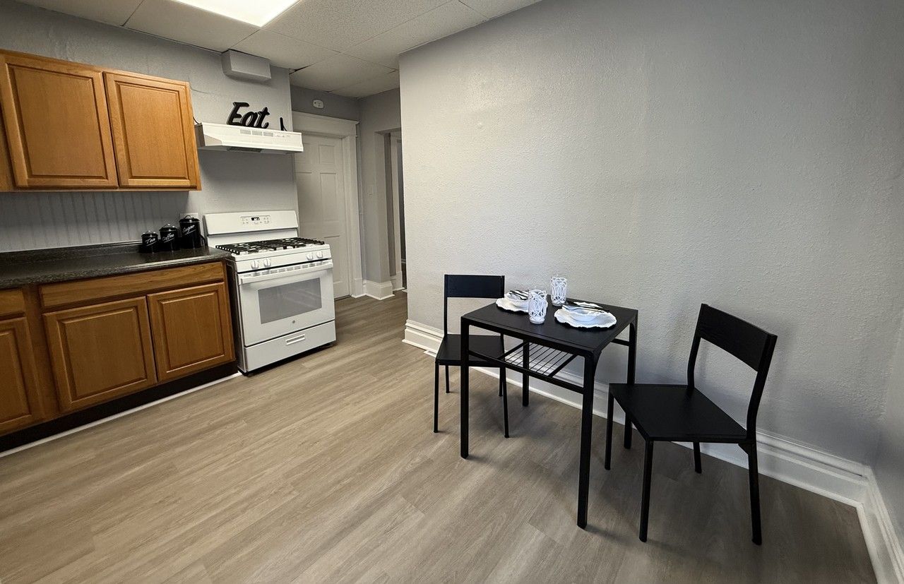 273 S 7th St #1 - Photo 6 of 10